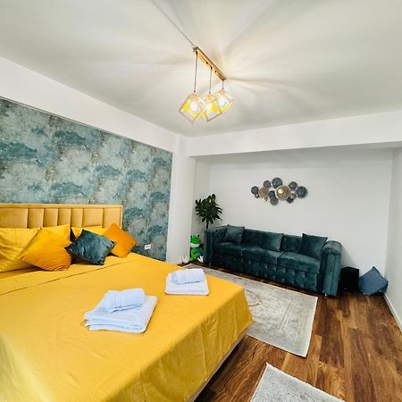 Luxury Apartment Sinuhe Braşov Esterno foto