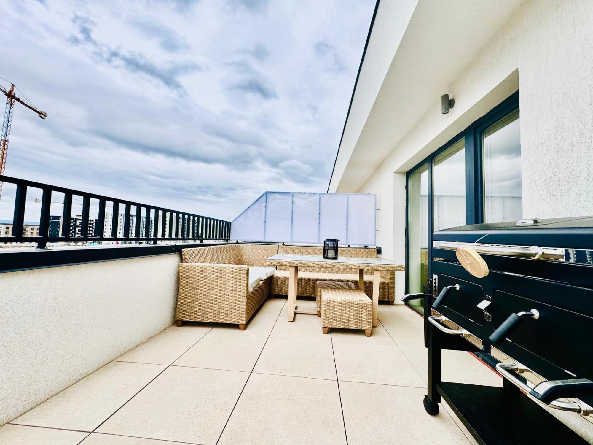 Luxury Apartment Sinuhe Braşov Esterno foto