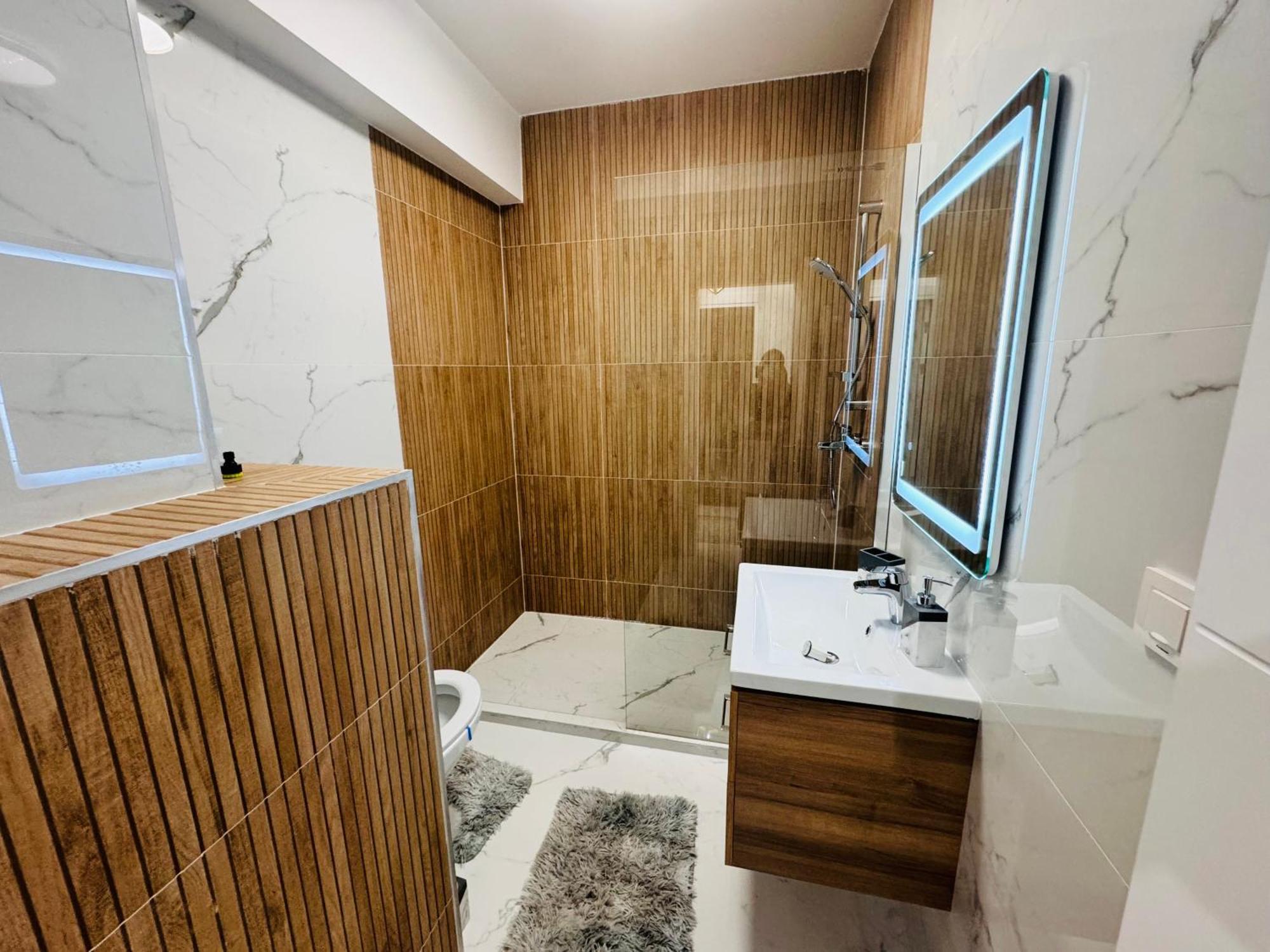 Luxury Apartment Sinuhe Braşov Esterno foto